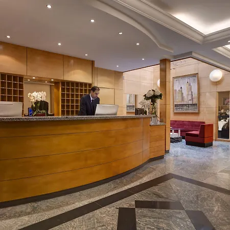 Le Patio Bastille 3*